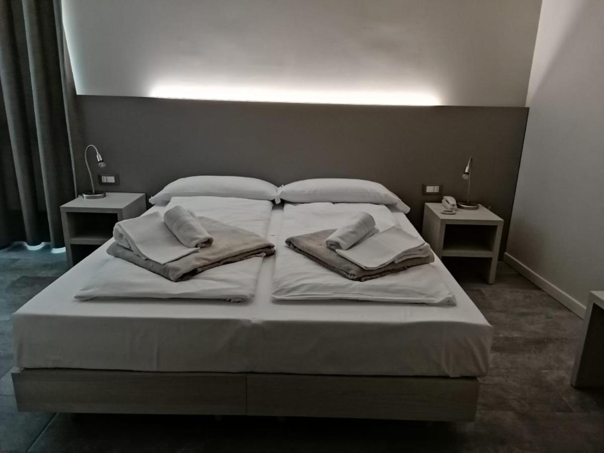 Hotel Europa ดอสโซบัวโน ภายนอก รูปภาพ