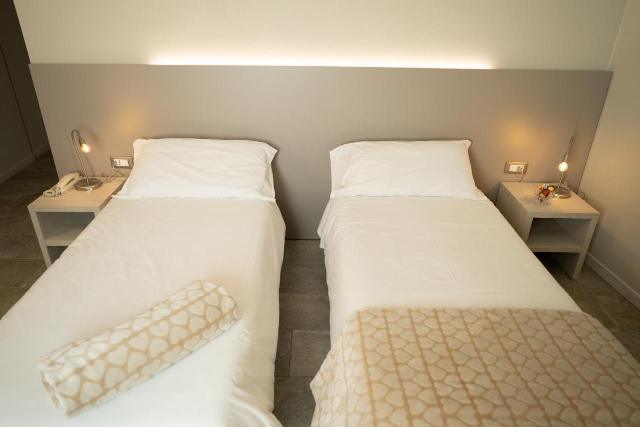 Hotel Europa ดอสโซบัวโน ภายนอก รูปภาพ