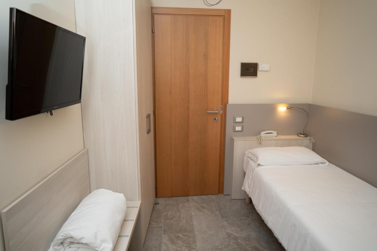 Hotel Europa ดอสโซบัวโน ภายนอก รูปภาพ