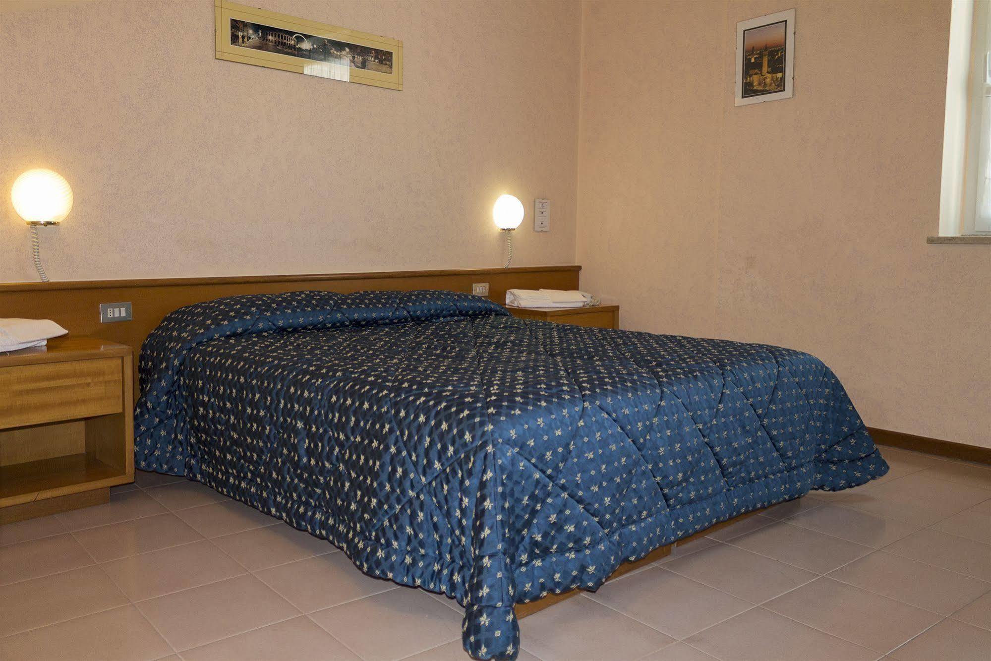 Hotel Europa ดอสโซบัวโน ภายนอก รูปภาพ